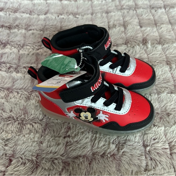 Disney Mickey Mouse kids light up sneakers 10 - Picture 7 of 7